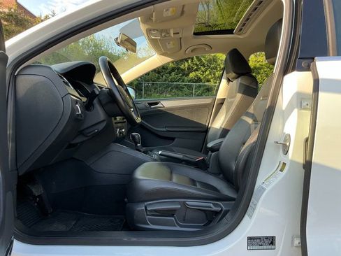 Used 2017 Volkswagen Jetta SE image 10