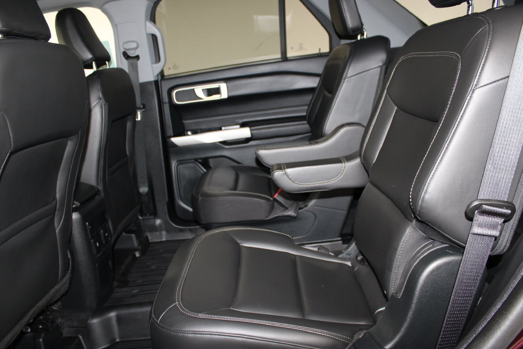Used 2023 Ford Explorer XLT w/ Equipment Group 202A AWD/4WD image 26