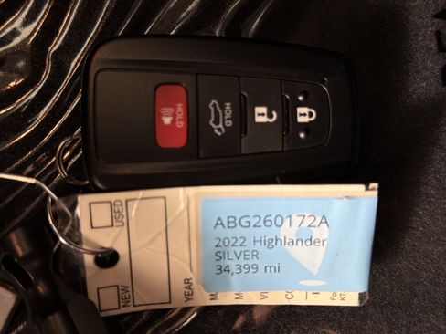 Used 2022 Toyota Highlander Platinum AWD/4WD image 32
