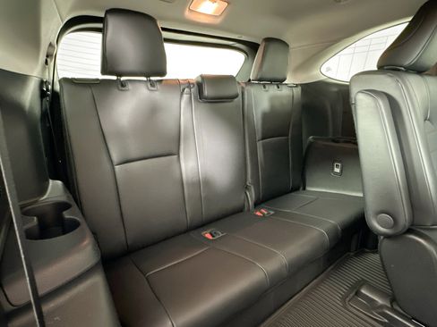 Used 2023 Toyota Highlander XLE image 27