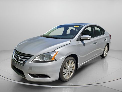 Used 2015 Nissan Sentra SL w/ SL Premium Package FWD image 1