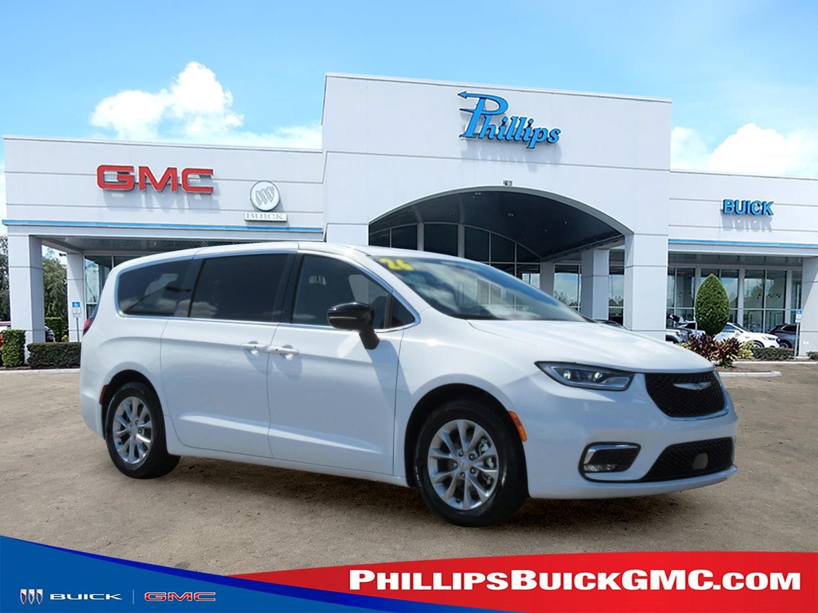 Used 2026 Chrysler Pacifica Limited FWD image 1