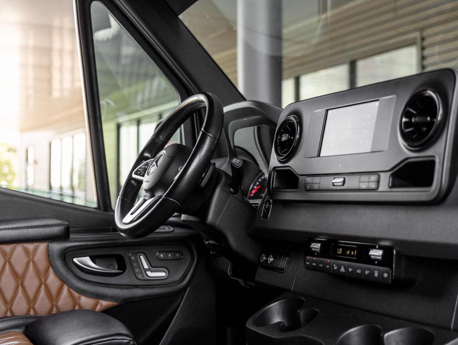 Used 2019 Mercedes-Benz Sprinter 2500 image 42