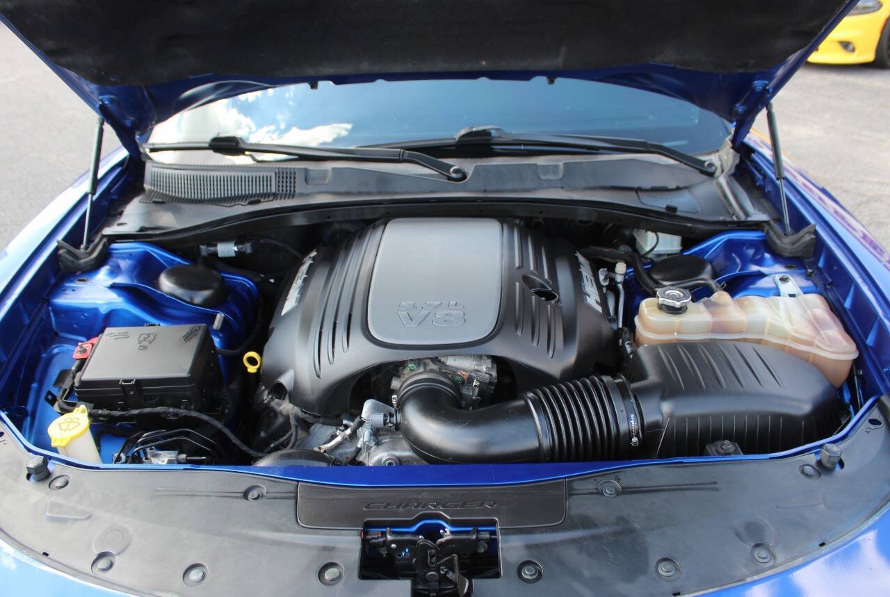 Used 2018 Dodge Charger R/T RWD image 8