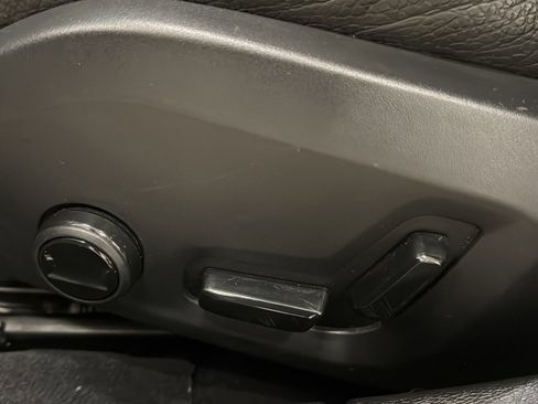 Used 2023 Volvo S60 T8 Plus w/ Climate Package image 25