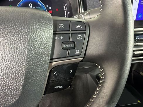 Used 2026 Toyota Camry SE FWD image 17