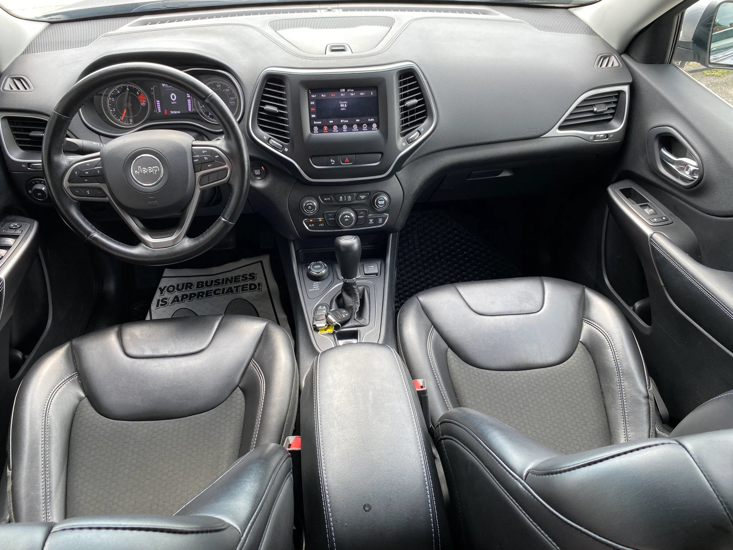 Used 2019 Jeep Cherokee Latitude Plus w/ Cold Weather Group AWD/4WD image 4