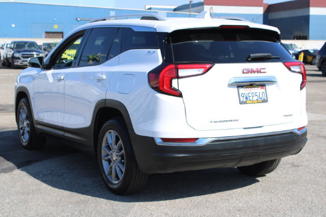 Used 2022 GMC Terrain SLT AWD/4WD image 3
