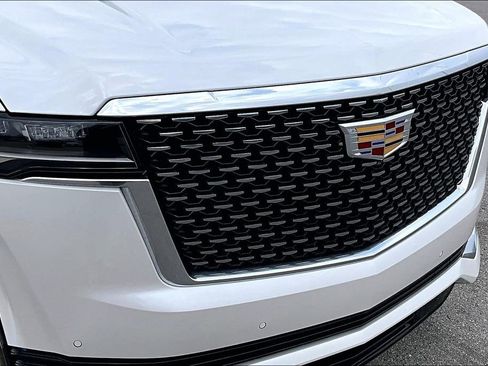 Used 2024 Cadillac Escalade ESV Premium Luxury AWD/4WD image 29