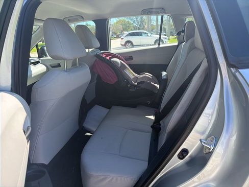 Used 2022 Toyota Corolla Cross L FWD image 6