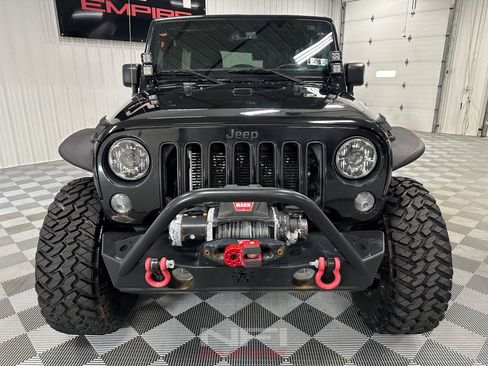 Used 2016 Jeep Wrangler Unlimited Sahara AWD/4WD image 4