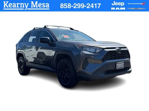 Used 2020 Toyota RAV4 LE FWD image 1
