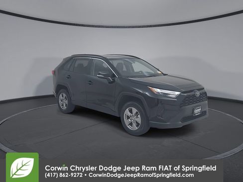 Used 2025 Toyota RAV4 XLE image 3