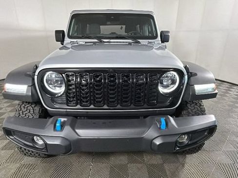 Used 2024 Jeep Wrangler Unlimited AWD/4WD image 8