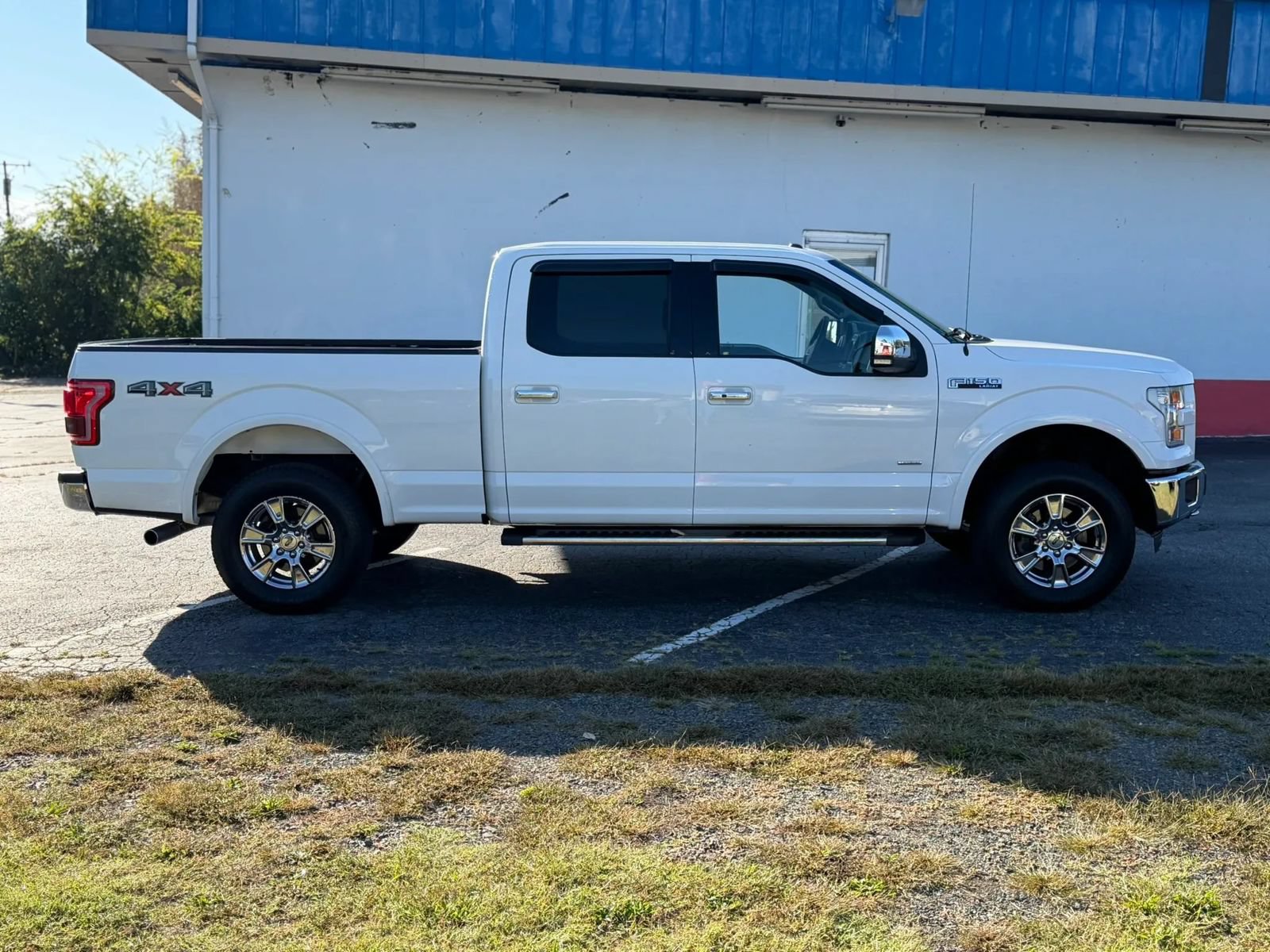 Used 2016 Ford F150 Lariat w/ Equipment Group 502A Luxury AWD/4WD image 4