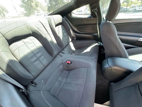 Used 2020 Ford Mustang Coupe RWD image 21