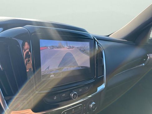 Used 2023 Chevrolet Traverse LT image 38