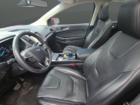 Used 2020 Ford Edge Titanium w/ Equipment Group 301A AWD/4WD image 9