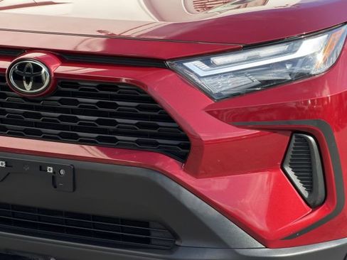 Used 2023 Toyota RAV4 LE AWD/4WD image 7
