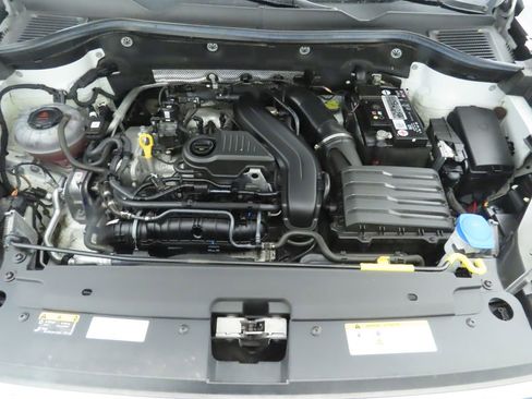 Used 2022 Volkswagen Taos SEL image 30