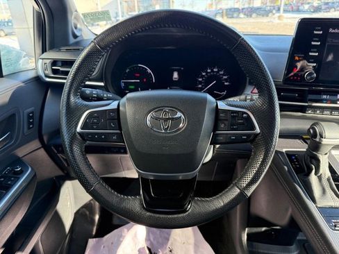 Used 2023 Toyota Sienna XSE image 15