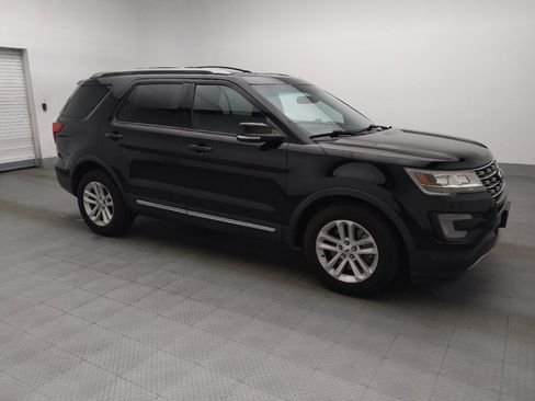 Used 2016 Ford Explorer XLT w/ Equipment Group 201A FWD image 11