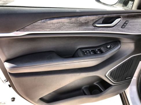 Used 2021 Jeep Grand Cherokee L Limited image 13