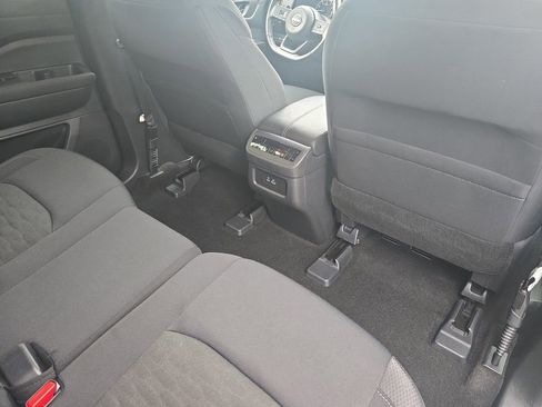 Used 2025 Nissan Pathfinder SV image 12