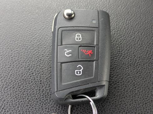 Used 2025 Volkswagen Jetta Sport image 28