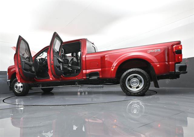 Used 2024 Ford F350 Lariat w/ Lariat Ultimate Package AWD/4WD image 56