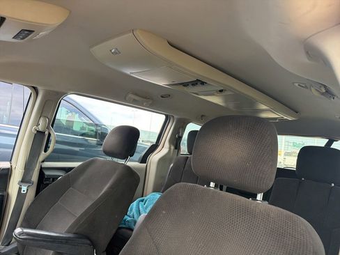 Used 2012 Dodge Grand Caravan Crew w/ Crew Value Pkg FWD image 18