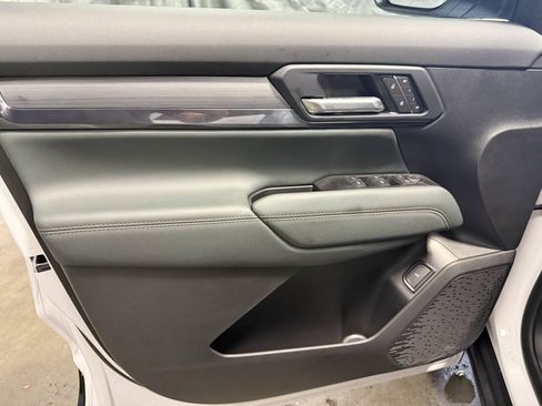 Used 2026 GMC Terrain AT4 w/ Convenience Package III AWD/4WD image 15