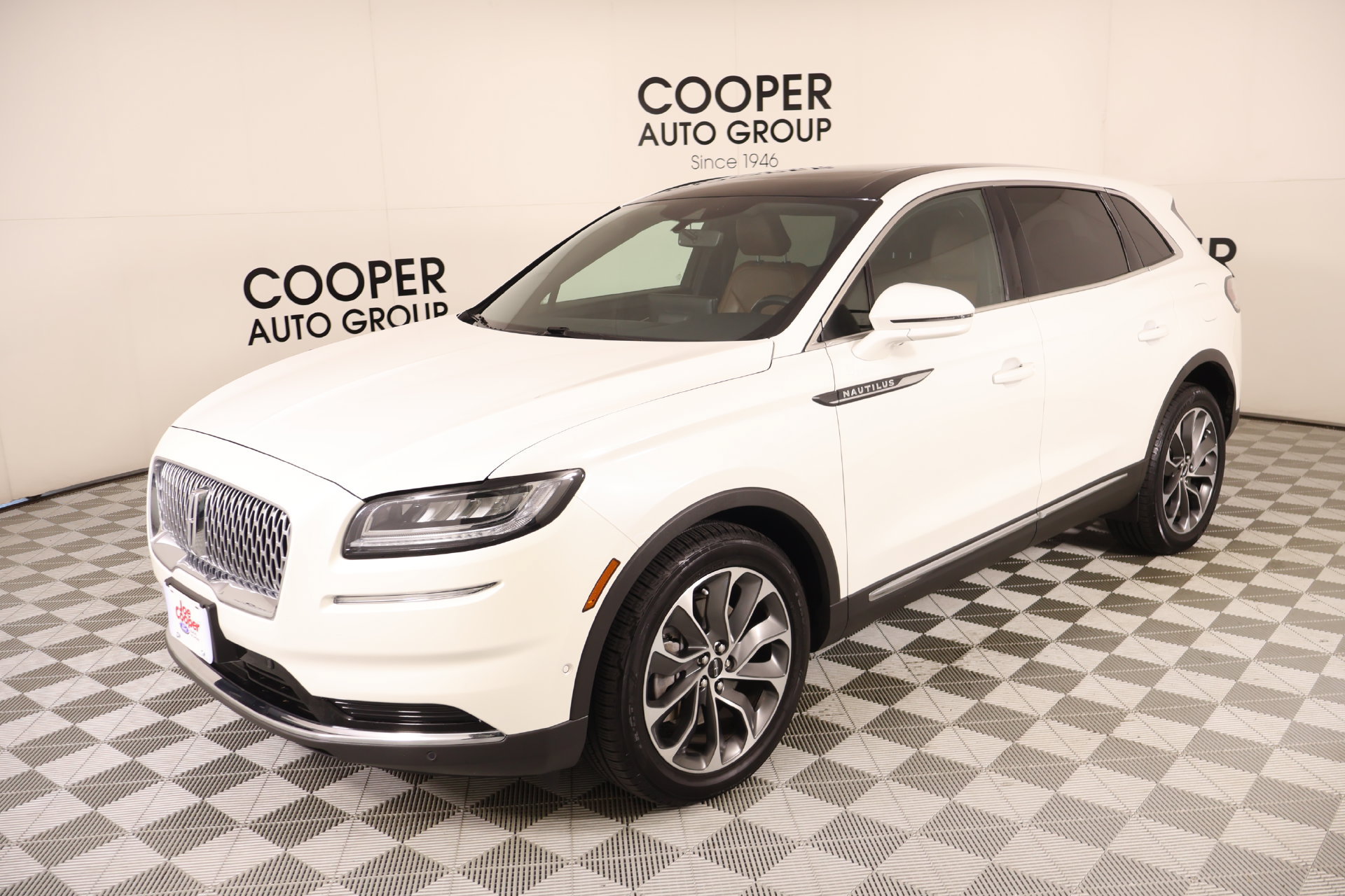 Used 2022 Lincoln Nautilus Reserve w/ Equipment Group 201A FWD image 10