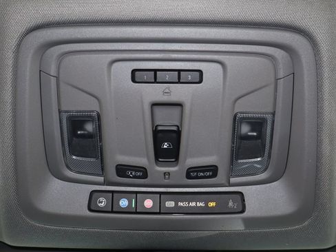 Used 2019 GMC Sierra 1500 SLT w/ SLT Premium Plus Package AWD/4WD image 34