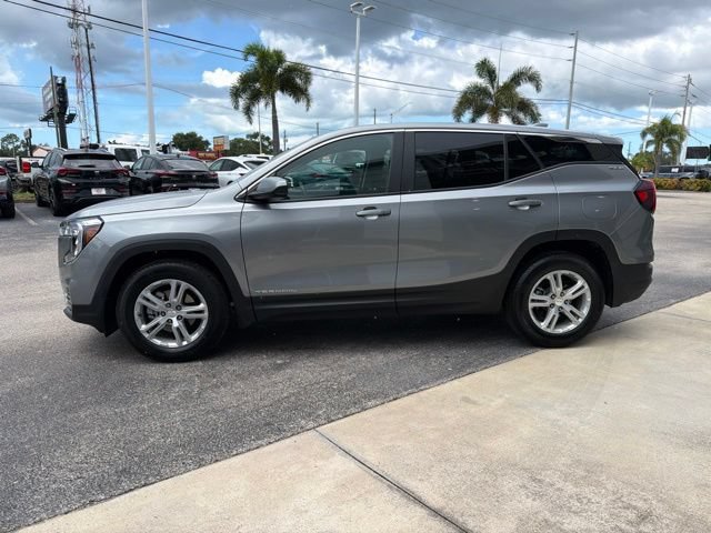 Used 2023 GMC Terrain SLE FWD image 5