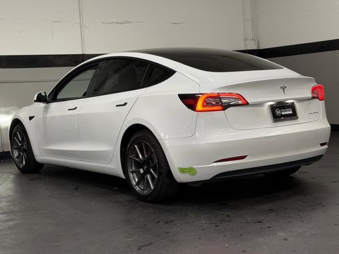 Used 2022 Tesla Model 3 Long Range image 10