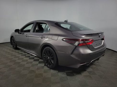 Used 2023 Toyota Camry SE image 6