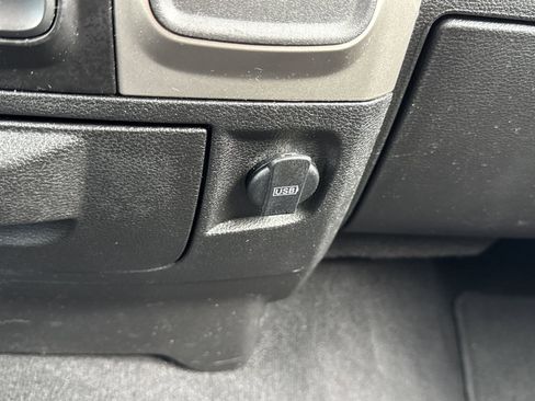 Used 2019 RAM 1500 Classic SLT RWD image 23
