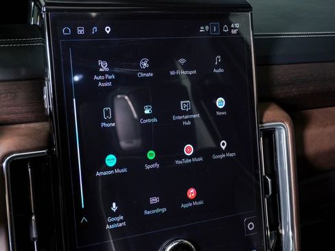 Used 2025 GMC Yukon Denali Ultimate AWD/4WD image 32