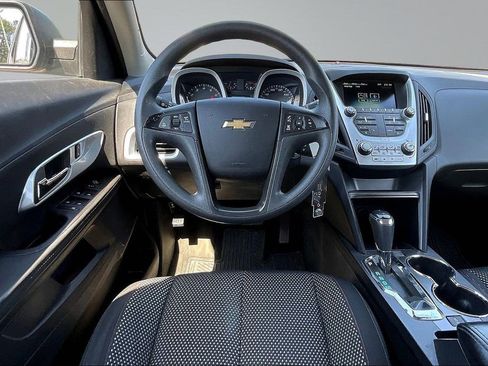 Used 2017 Chevrolet Equinox LS image 5