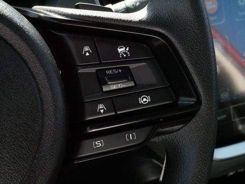 Used 2024 Subaru Crosstrek 2.0i Premium image 25