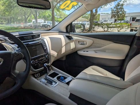 Used 2020 Nissan Murano SV image 15
