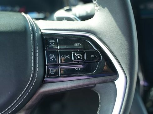 Used 2023 Jeep Grand Cherokee L Overland AWD/4WD image 35