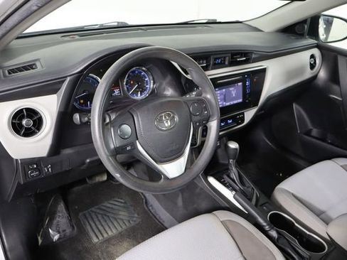 Used 2018 Toyota Corolla LE FWD image 23
