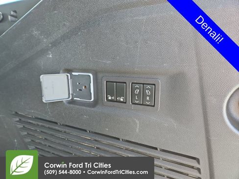 Used 2024 GMC Yukon XL Denali AWD/4WD image 35