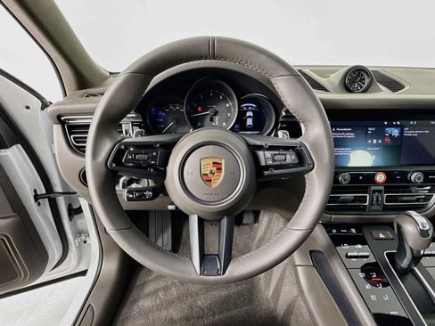 Certified 2026 Porsche Macan AWD/4WD image 15