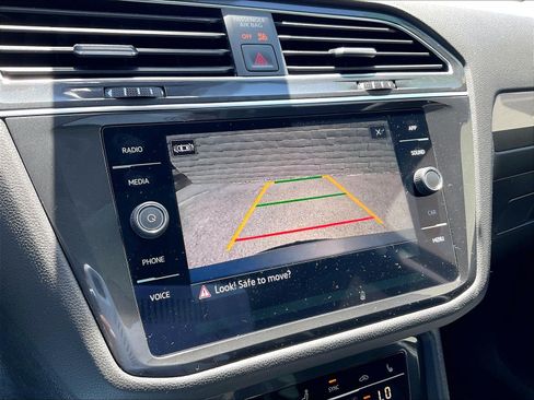 Certified 2023 Volkswagen Tiguan SE w/ Panoramic Sunroof Package FWD image 21