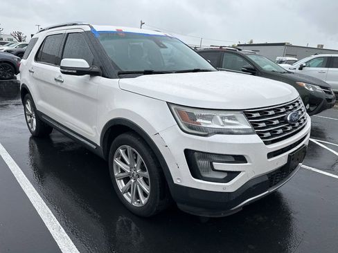 Used 2016 Ford Explorer Limited w/ Equipment Group 301A AWD/4WD image 3