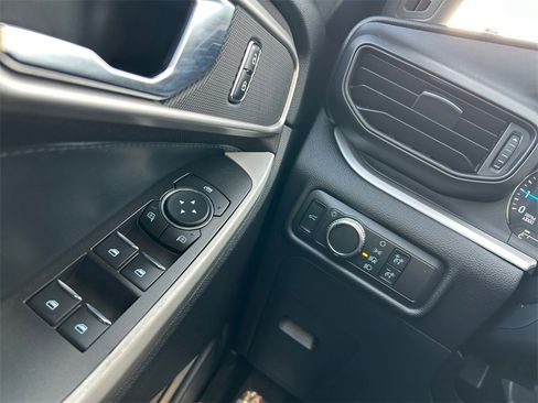 Used 2020 Ford Explorer XLT w/ Comfort Package image 26