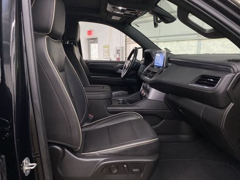 Used 2021 GMC Yukon XL SLT w/ SLT Luxury Plus Package image 18